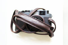 THE CAMERA STRAP